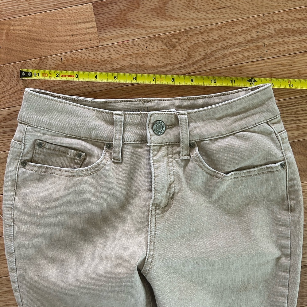 Like new women’s beige/Tan Boot Cut Jeans Size 4 - Picture 6 of 16